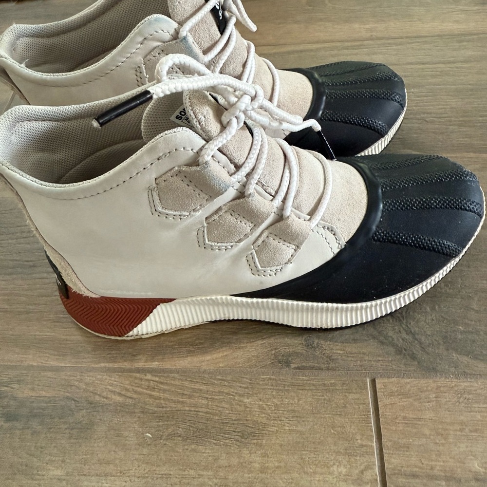 Sorel Out N About Waterproof Boot 6.5